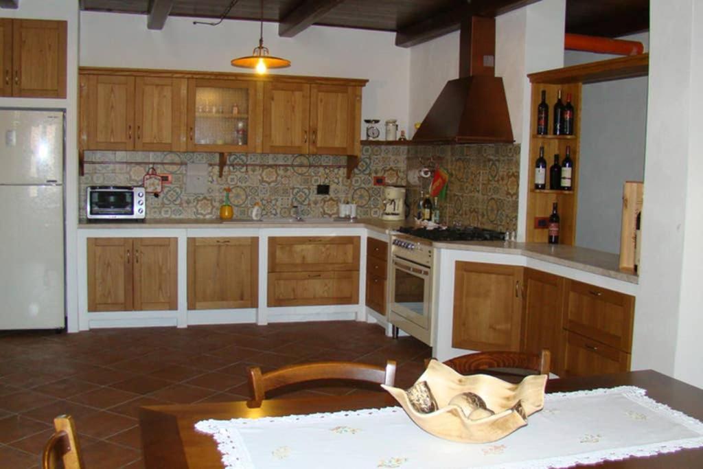 Bella Casa Con Giardino A 10 Minuti Dal Mare Apartment Aglientu Exterior photo